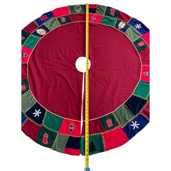 Vintage Patchwork Christmas Tree Skirt With Needlepoint, Applique & Embroidered - Picture 12 of 13